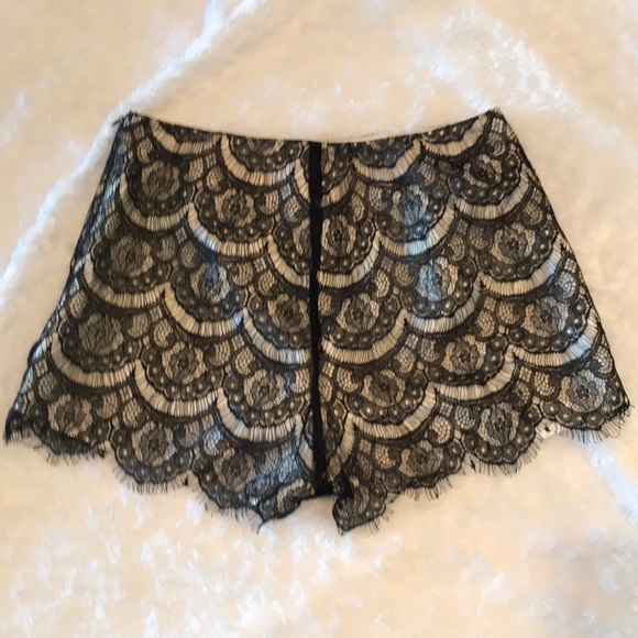 Lush black lace shorts size small NWT - Picture 6 of 8